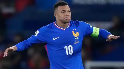 2025-24賽季歐冠小組賽抽簽結果：巴黎、多特、米蘭、紐卡組合創“死亡之組”